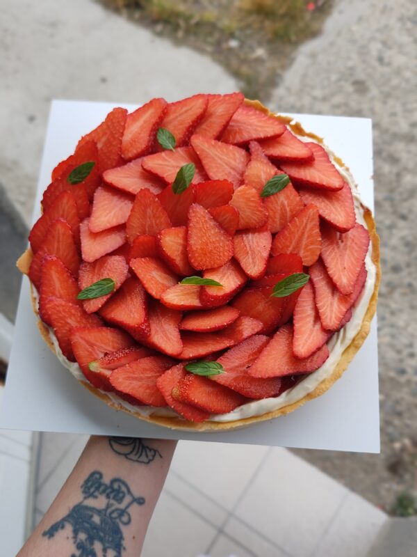 Tarta de frutillas con crema